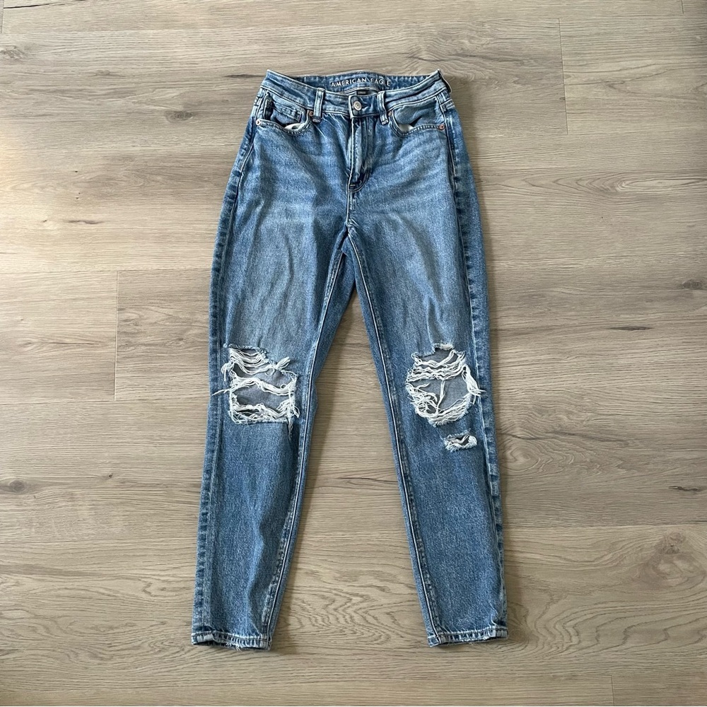 American Eagle Outfitters Strigid Mom Jean Light Blue Jeans Size 0